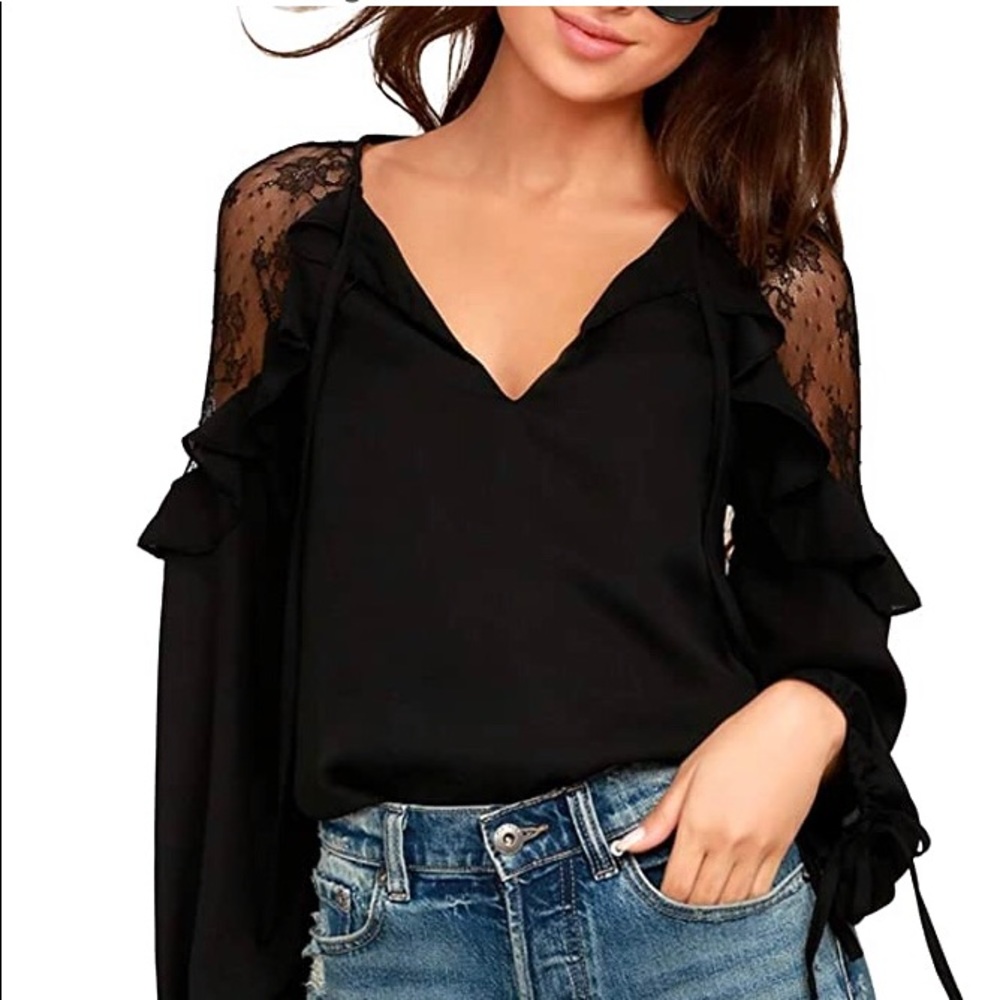 New! Lace shoulder top. Worn once. Black medium